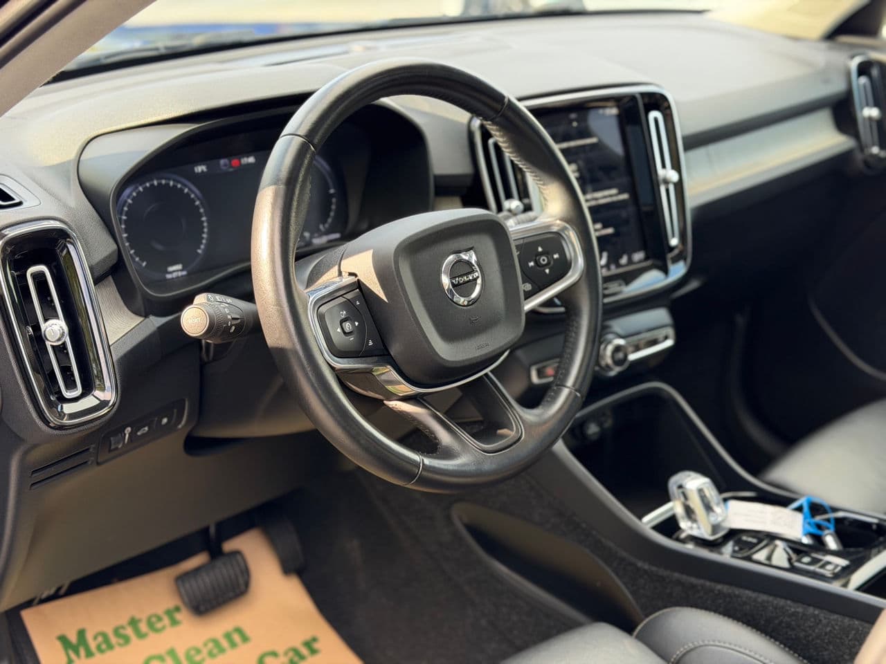 Volvo XC 40 2021 — Миниатюра 10