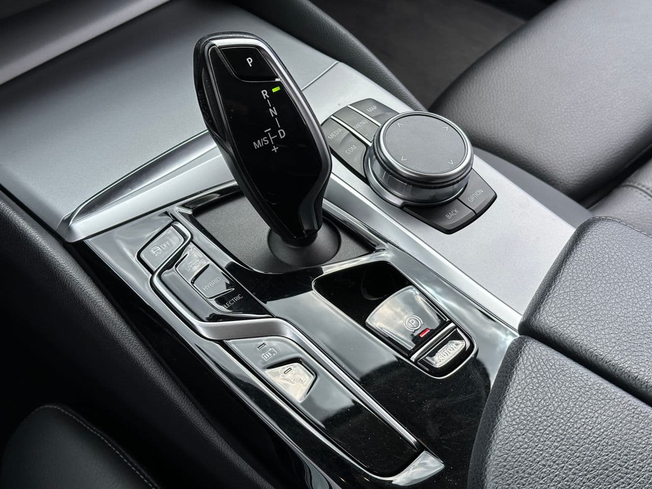 BMW 530e 2022 — Миниатюра 11