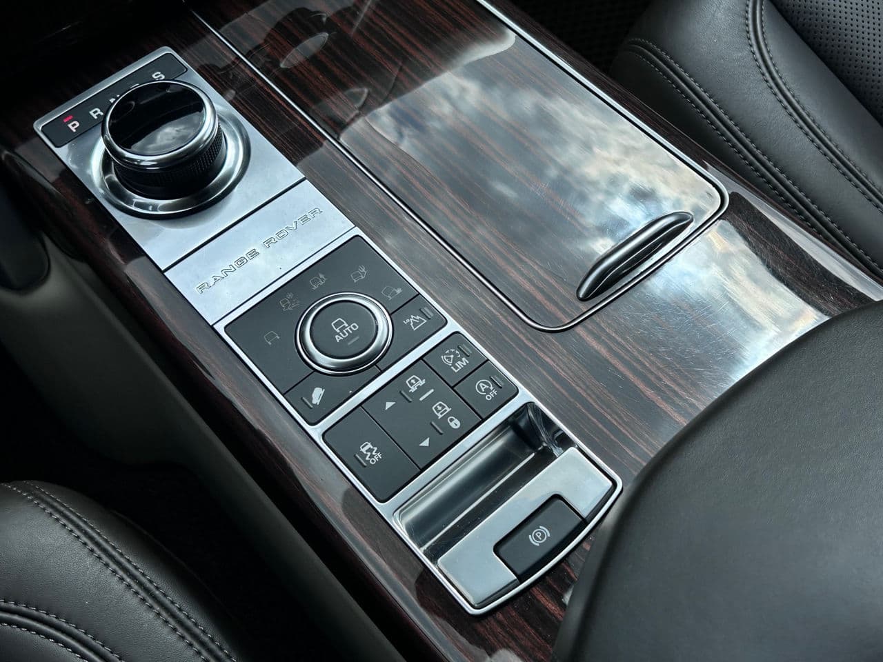Land Rover Range Rover Vogue 2016 — Миниатюра 16