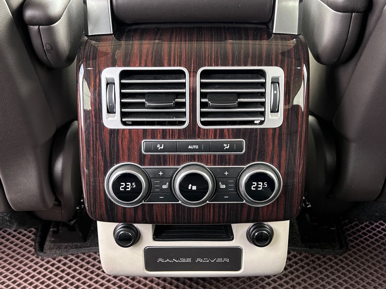 Land Rover Range Rover Vogue 2016 — Миниатюра 17