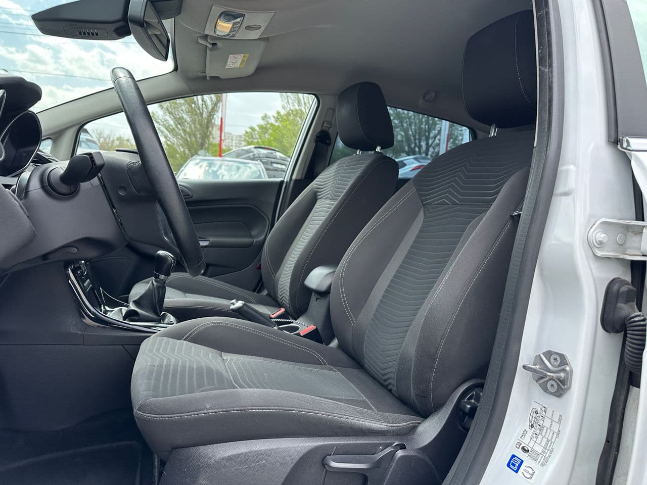 Ford Fiesta 2015 — Миниатюра 5
