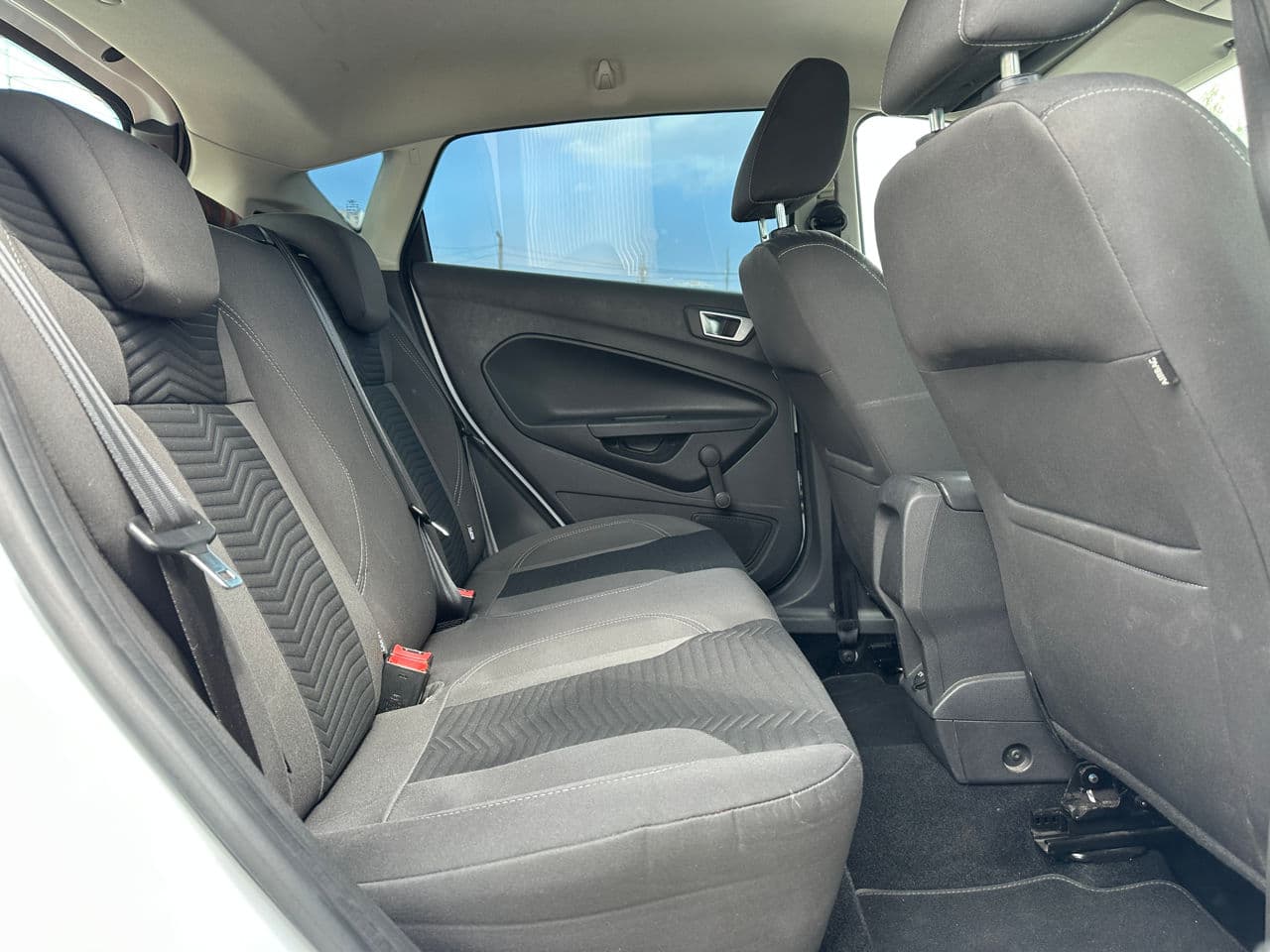 Ford Fiesta 2015 — Миниатюра 14