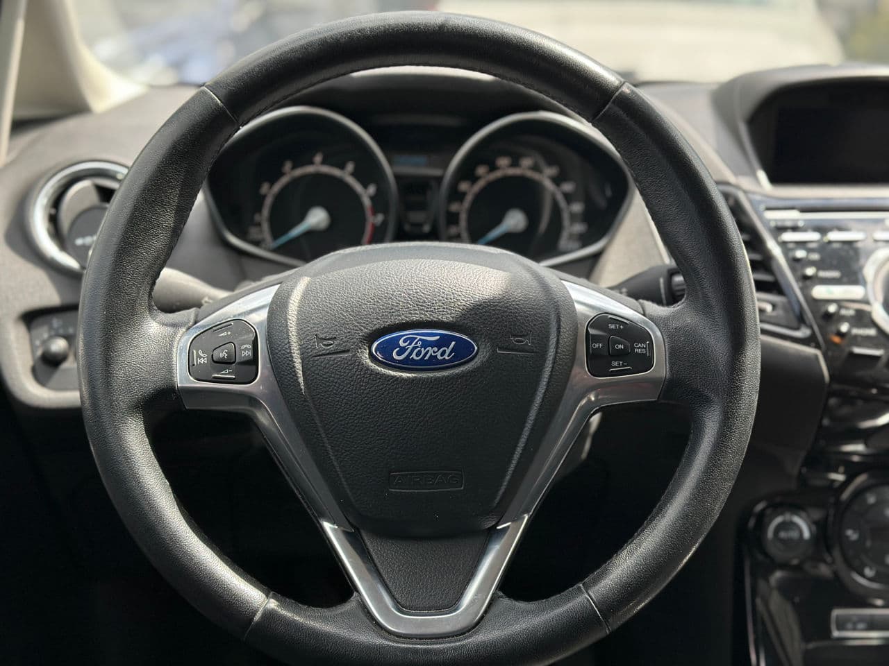 Ford Fiesta 2015 — Миниатюра 8