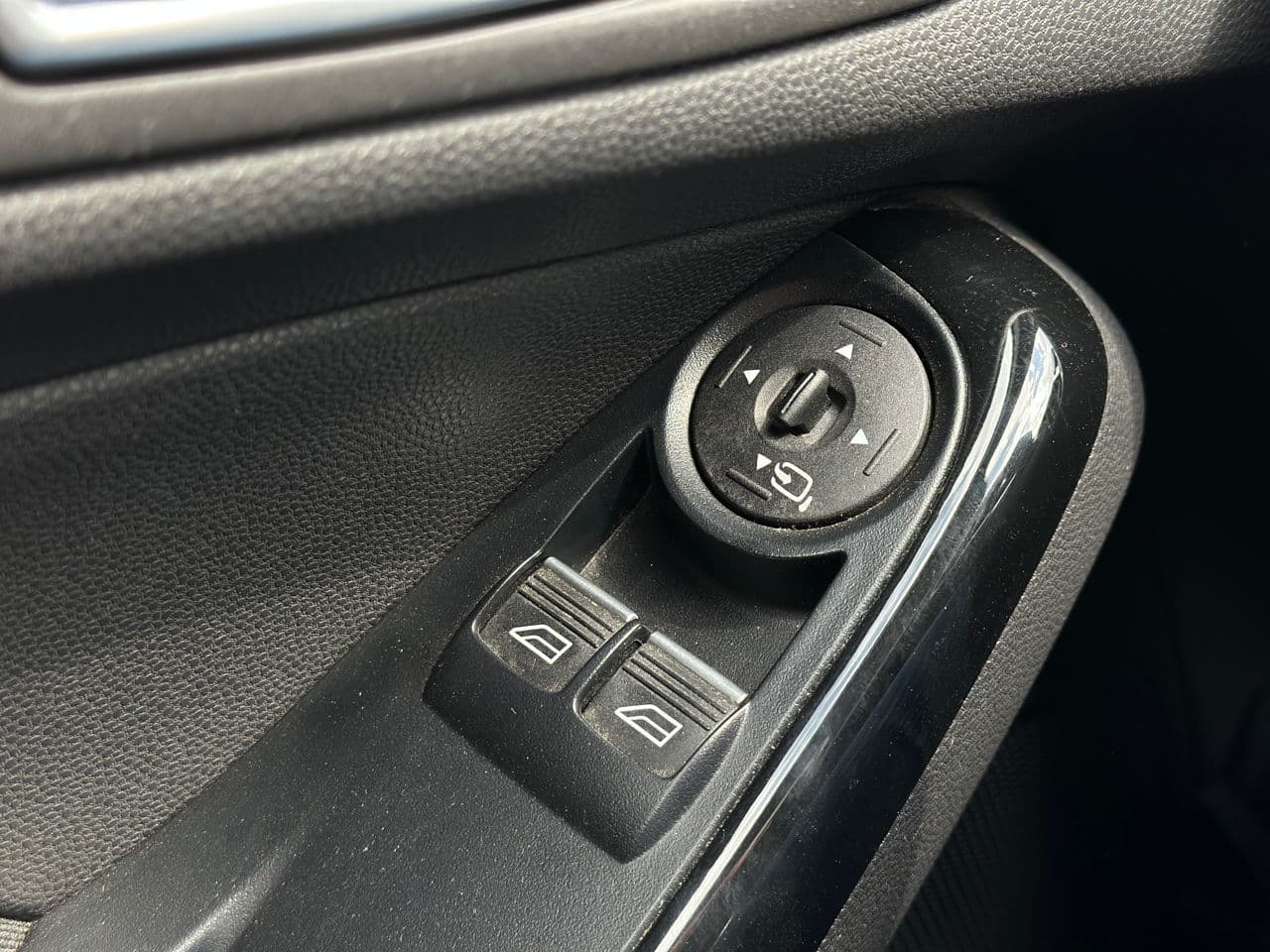 Ford Fiesta 2015 — Миниатюра 6
