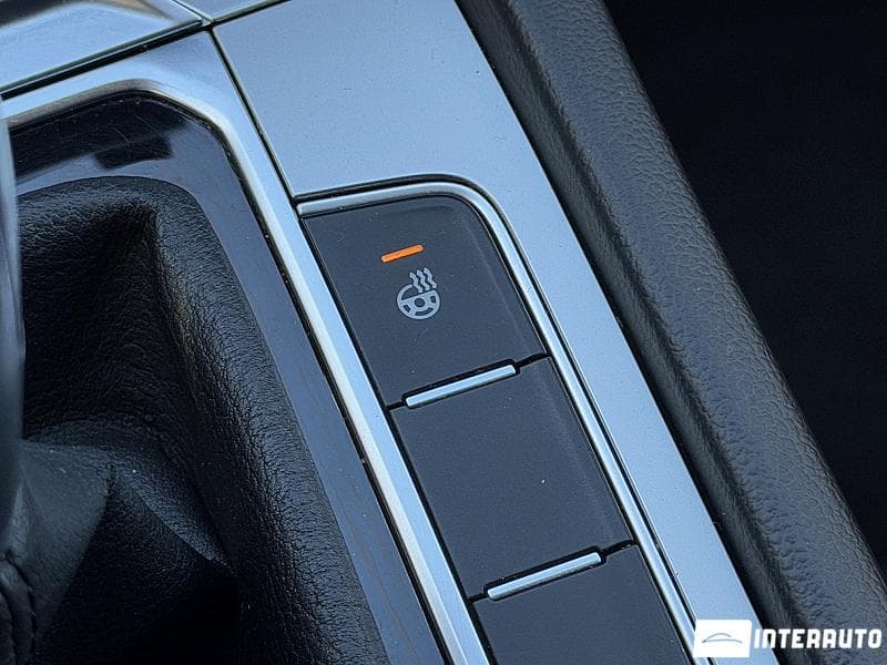 2016 Volkswagen Passat — Miniatură 15