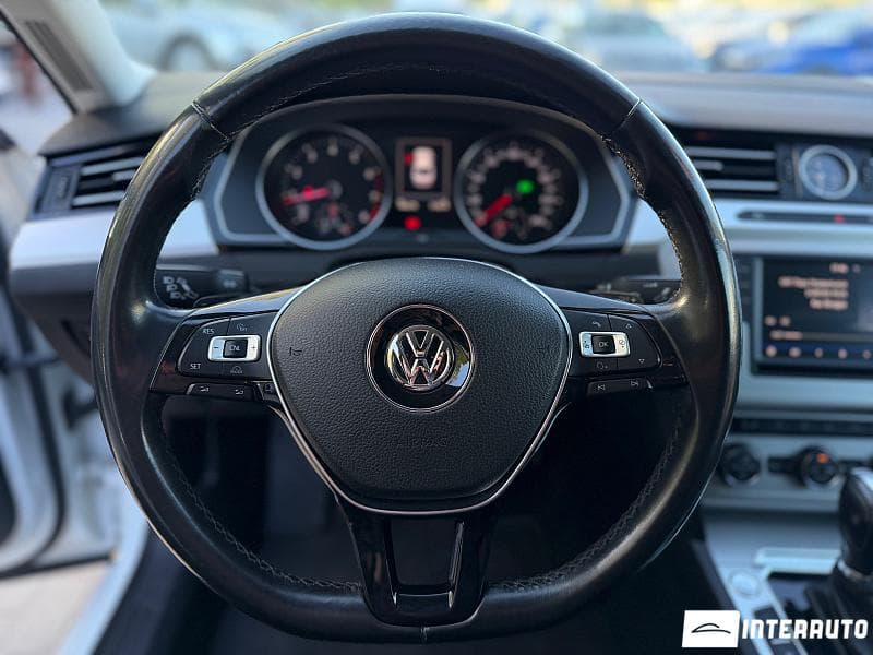 2016 Volkswagen Passat — Miniatură 11