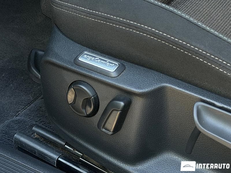 2016 Volkswagen Passat — Miniatură 9