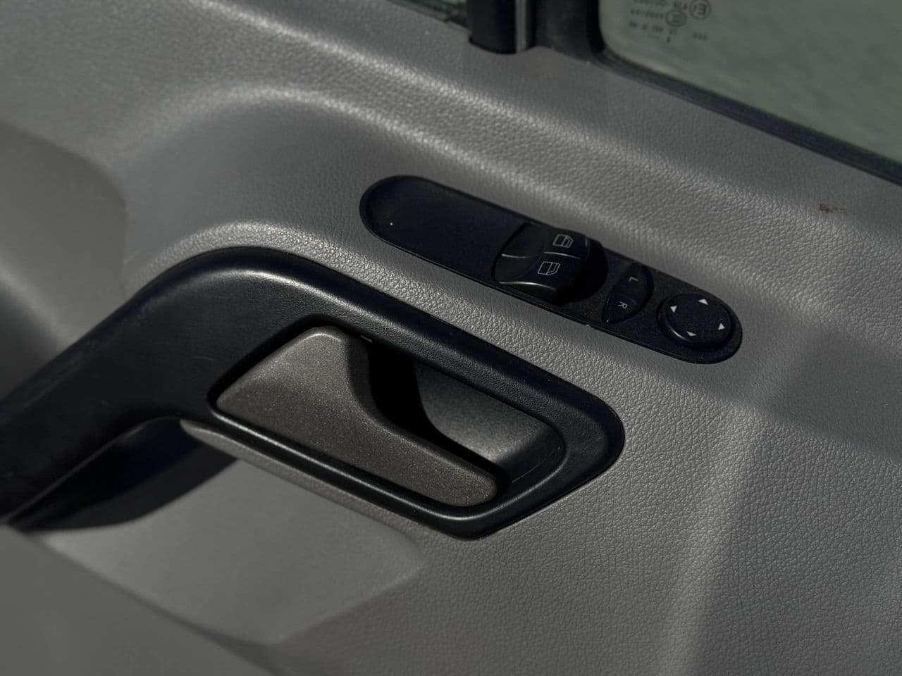 Mercedes Sprinter 2016 — Миниатюра 15