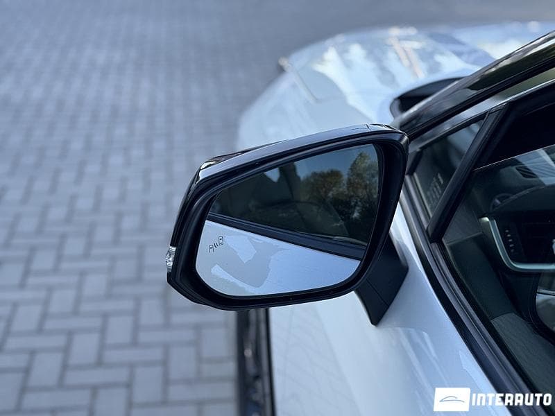 Toyota Rav-4 2019 — Миниатюра 8