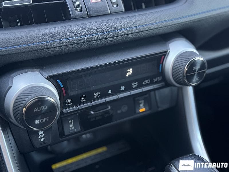 Toyota Rav-4 2019 — Миниатюра 17