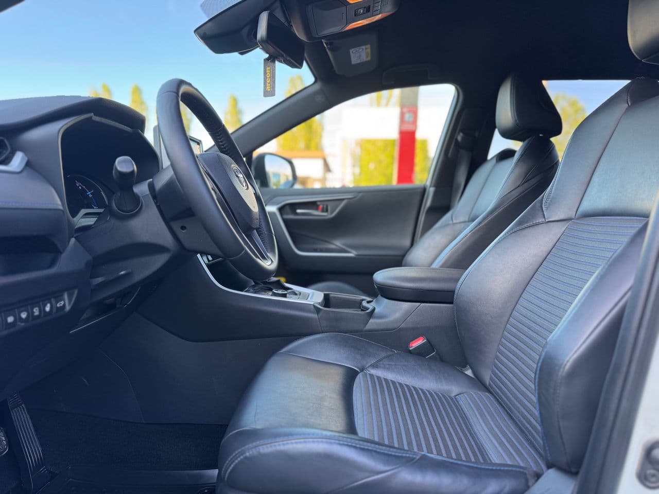 Toyota Rav-4 2019 — Миниатюра 10