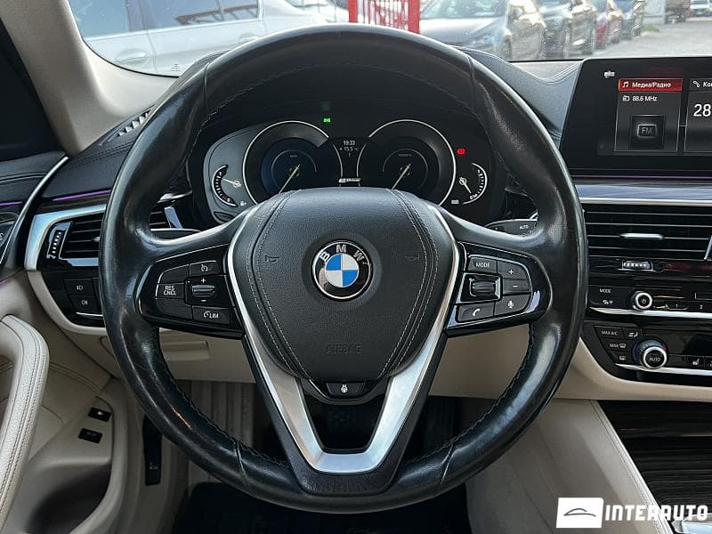 BMW 530e 2018 — Миниатюра 11