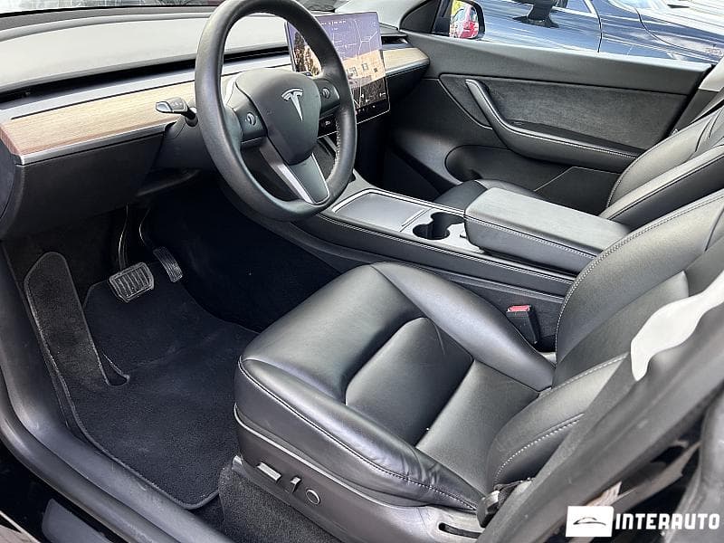 Tesla Model Y 2021 — Миниатюра 5