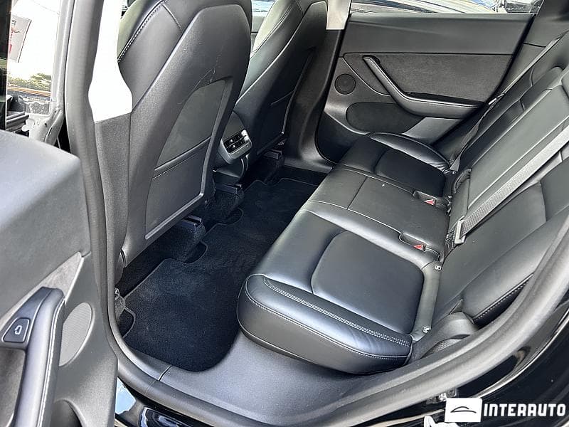 Tesla Model Y 2021 — Миниатюра 15