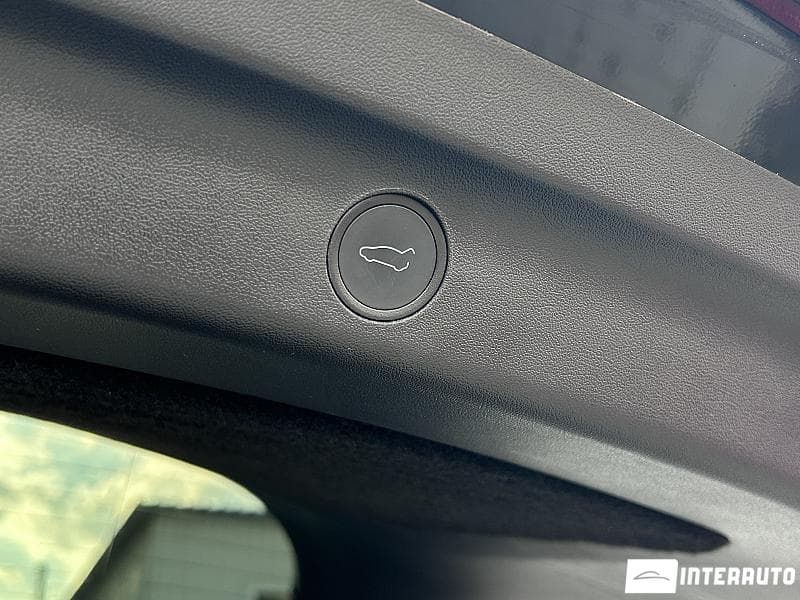 Tesla Model Y 2021 — Миниатюра 19