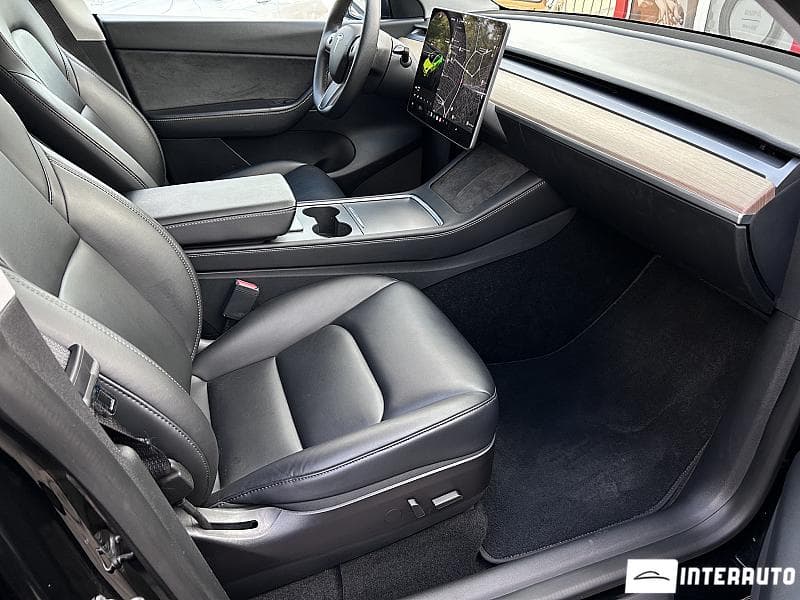 Tesla Model Y 2021 — Миниатюра 14