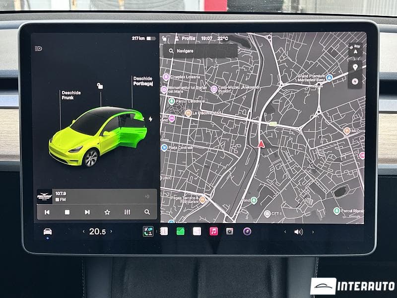 Tesla Model Y 2021 — Миниатюра 13