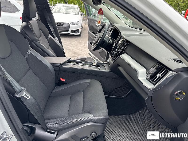 Volvo XC 60 2020 — Миниатюра 6