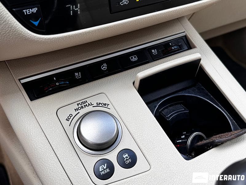 Lexus ES 300h 2013 — Миниатюра 12