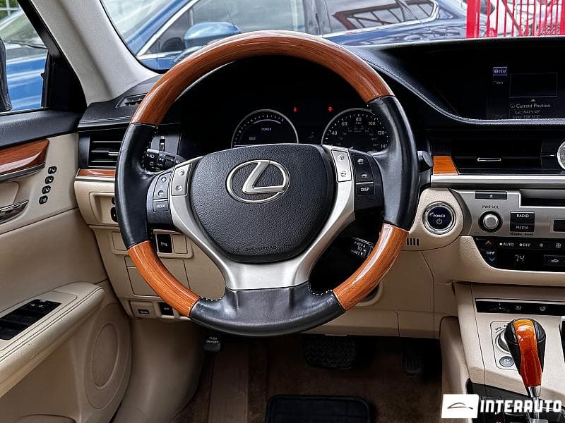 Lexus ES 300h 2013 — Миниатюра 7