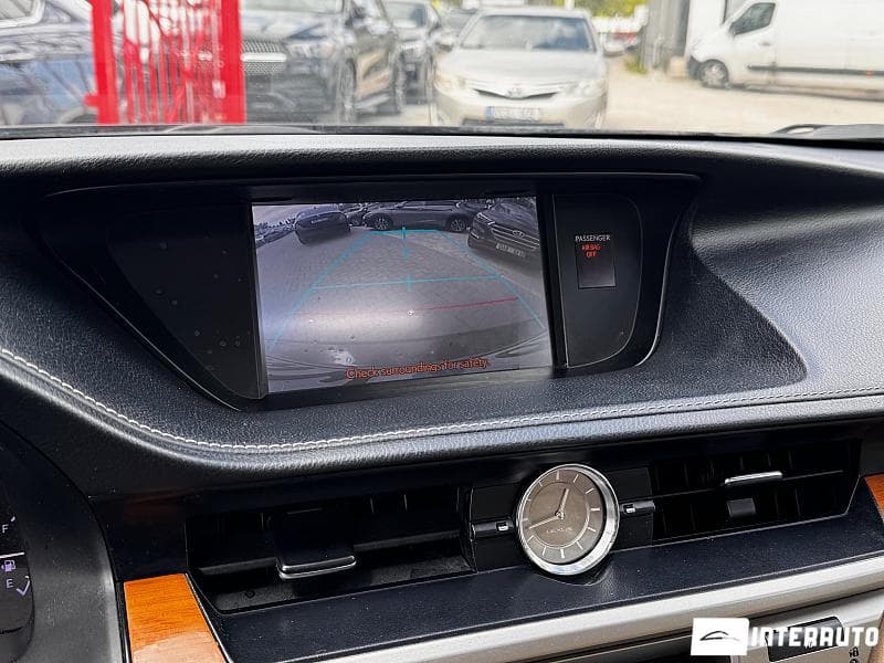 Lexus ES 300h 2013 — Миниатюра 10