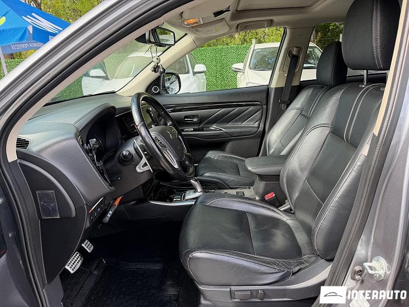 Mitsubishi Outlander 2015 — Миниатюра 6