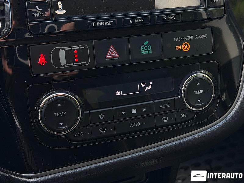 Mitsubishi Outlander 2015 — Миниатюра 13