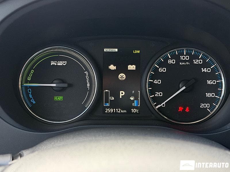 Mitsubishi Outlander 2015 — Миниатюра 11