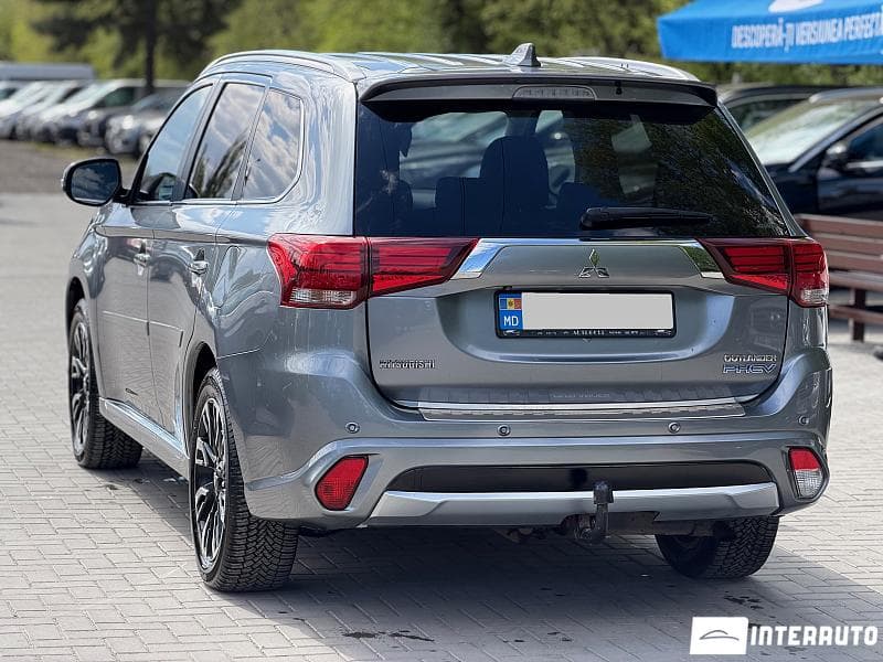 Mitsubishi Outlander 2015 — Миниатюра 4