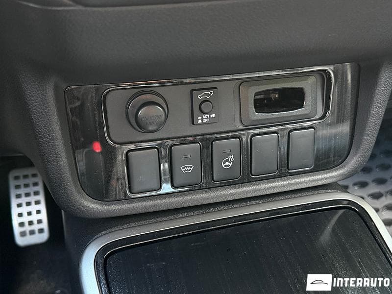 Mitsubishi Outlander 2015 — Миниатюра 14
