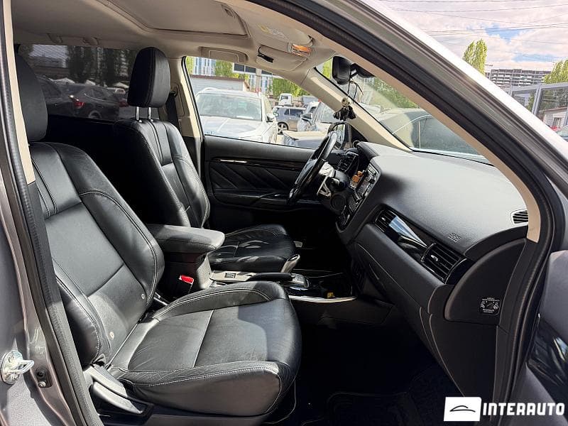 Mitsubishi Outlander 2015 — Миниатюра 17