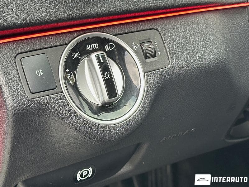 Mercedes C 200 2011 — Миниатюра 14