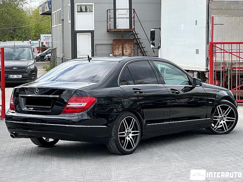 Mercedes C 200 2011 — Миниатюра 3