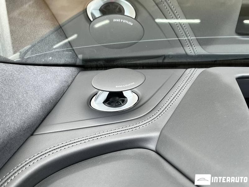 Audi RSQ8 2024 — Миниатюра 18