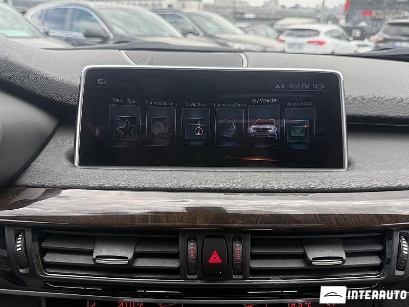 2017 BMW X5 4.0e — Miniatură 10