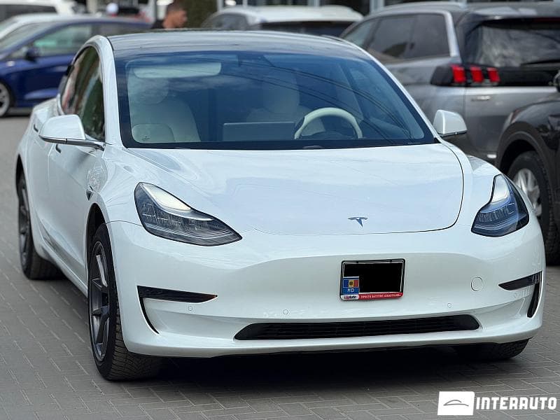 Tesla Model 3 2020 — Миниатюра 3