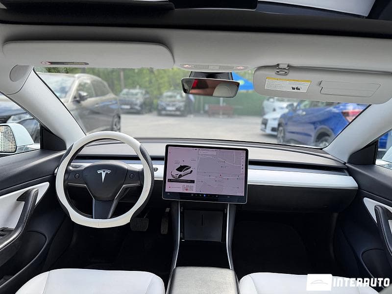 Tesla Model 3 2020 — Миниатюра 14