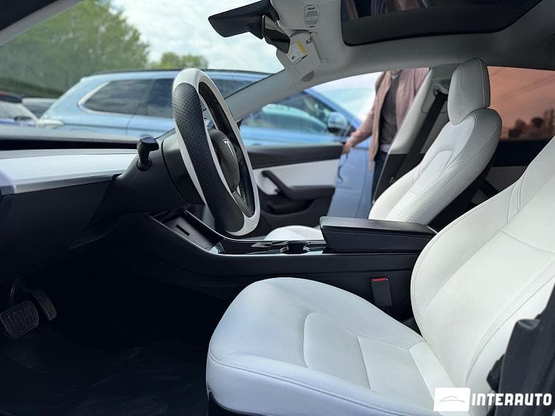Tesla Model 3 2020 — Миниатюра 7