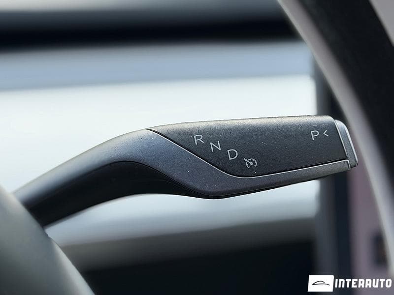 Tesla Model 3 2020 — Миниатюра 9