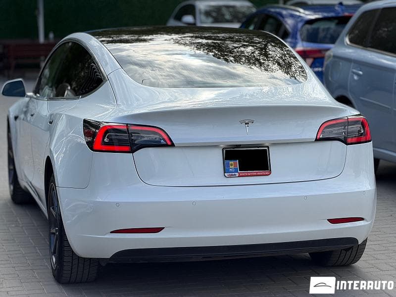 Tesla Model 3 2020 — Миниатюра 4