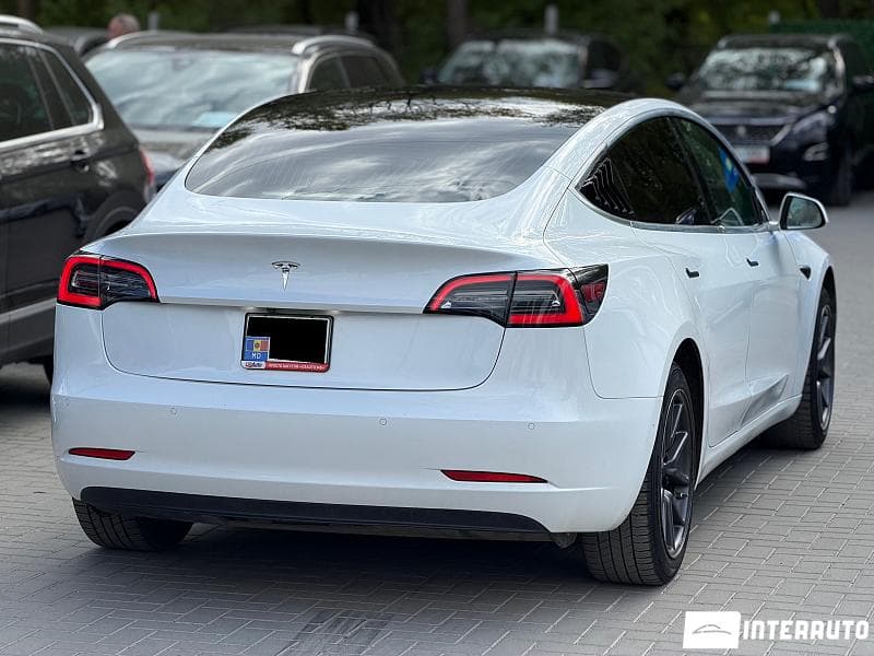 Tesla Model 3 2020 — Миниатюра 2