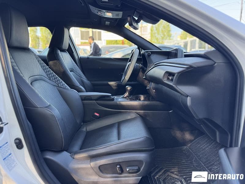Lexus UX 250h 2020 — Миниатюра 16