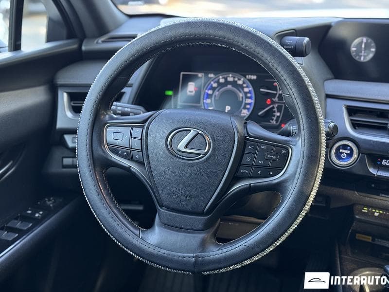Lexus UX 250h 2020 — Миниатюра 9
