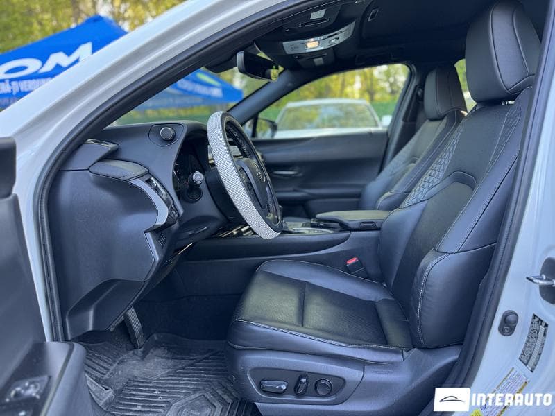 Lexus UX 250h 2020 — Миниатюра 5