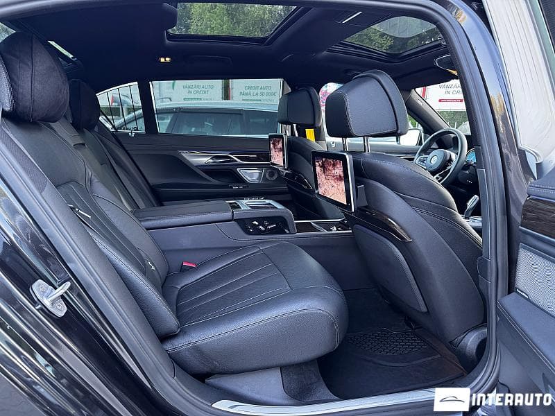 BMW 740e 2016 — Миниатюра 13