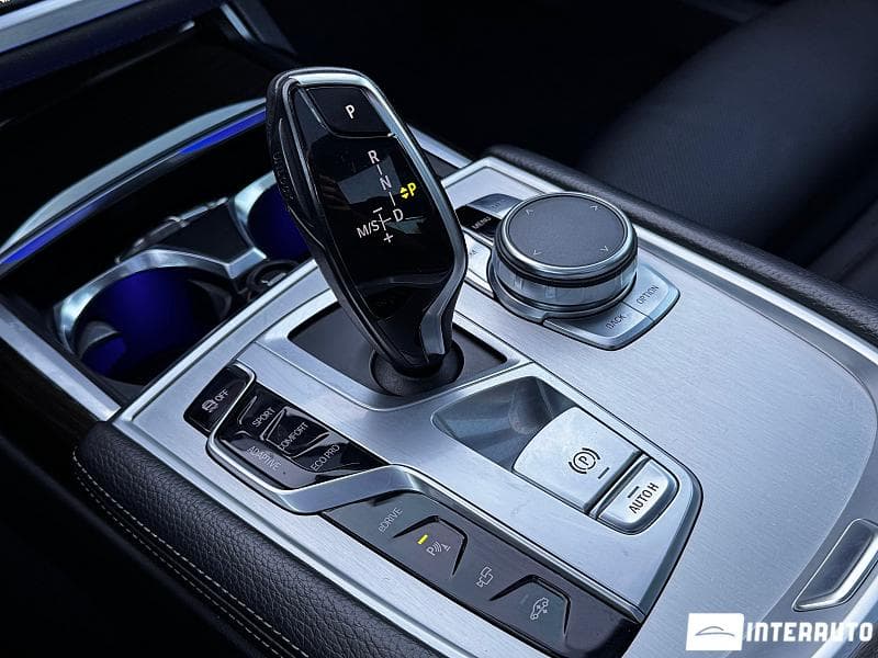 BMW 740e 2016 — Миниатюра 11