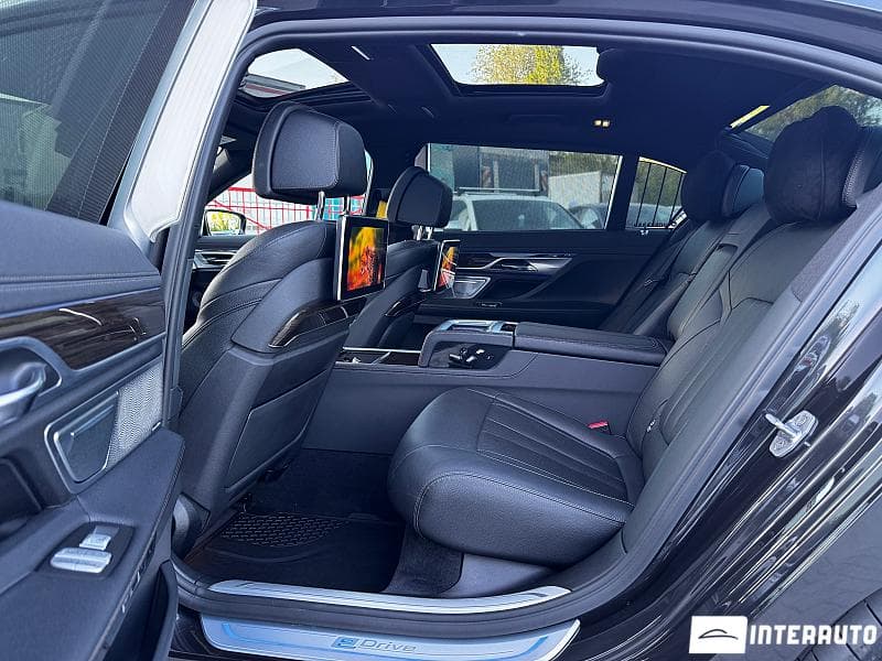 BMW 740e 2016 — Миниатюра 6