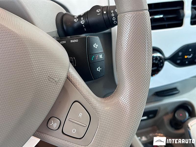 Renault ZOE 2014 — Миниатюра 9