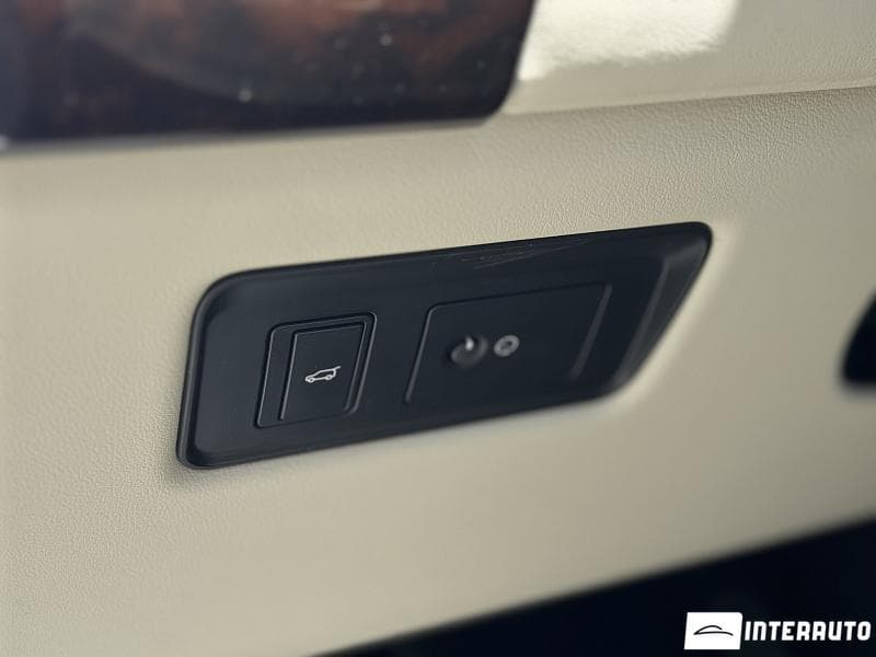 Land Rover Range Rover Vogue 2020 — Миниатюра 7