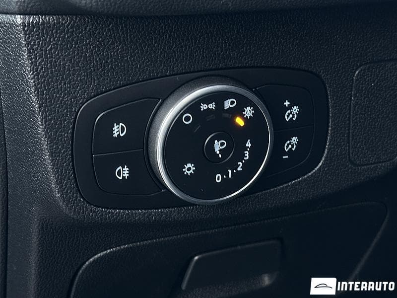 2018 Ford Focus — Miniatură 16